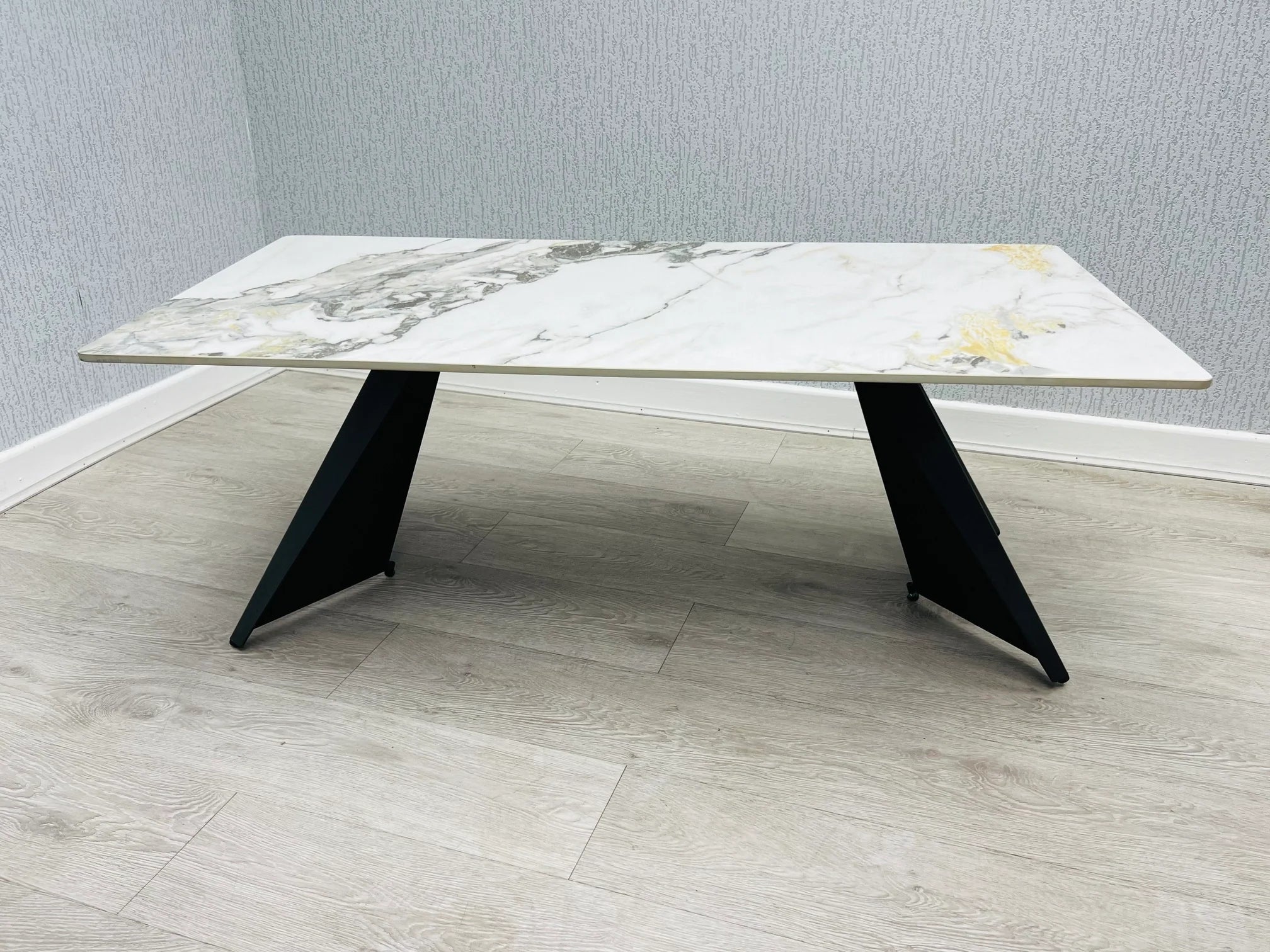 Chicago 120cm cream and gold ceramic coffee table main view with gold detailing | Solid Furniture UK